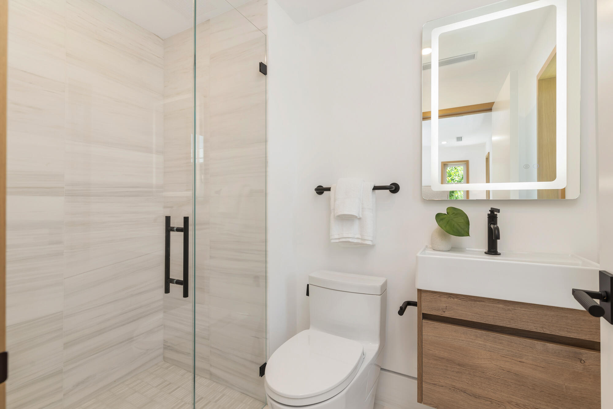 125 Worth West Palm Beach, FL 33405