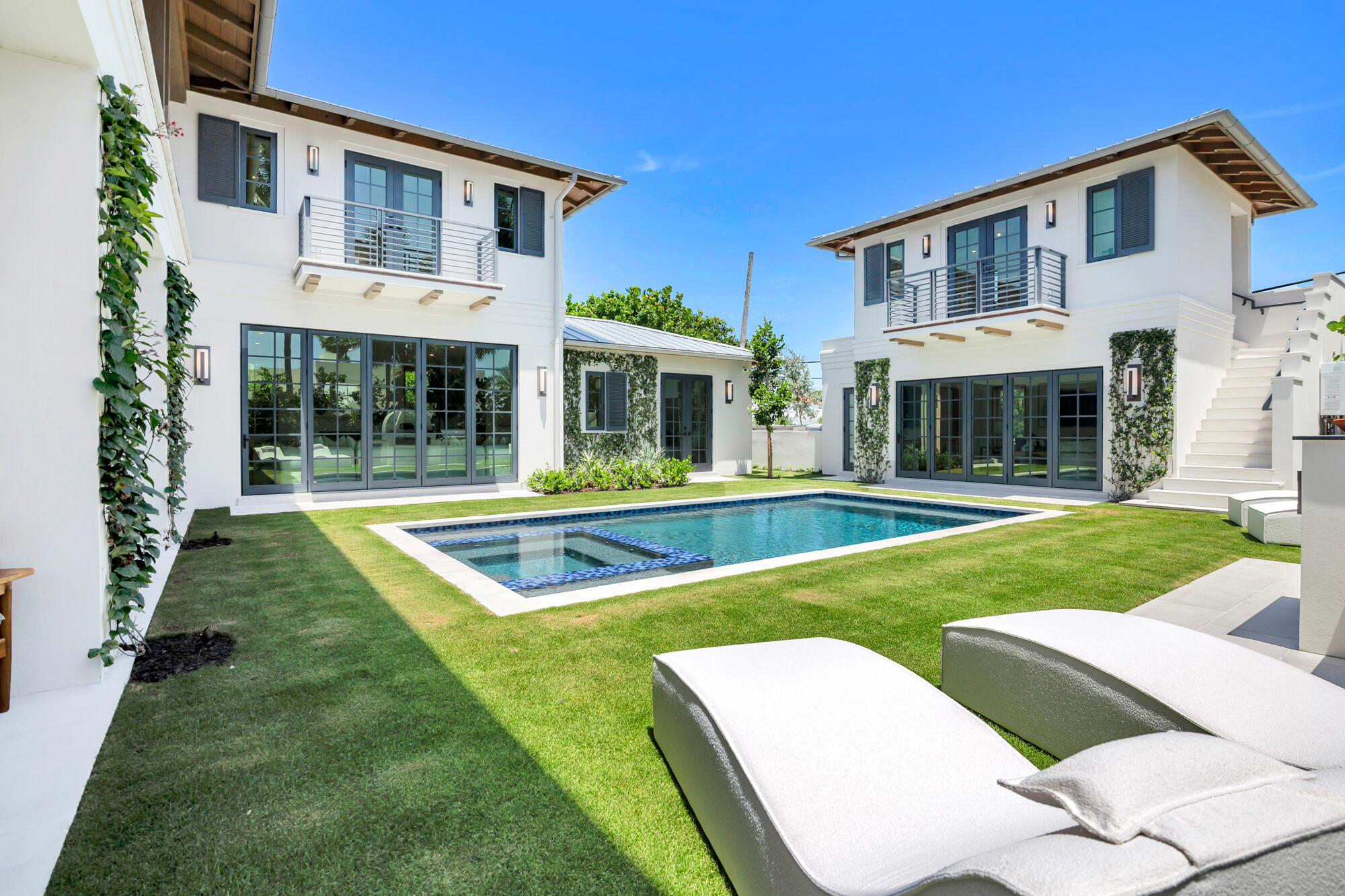 125 Worth West Palm Beach, FL 33405