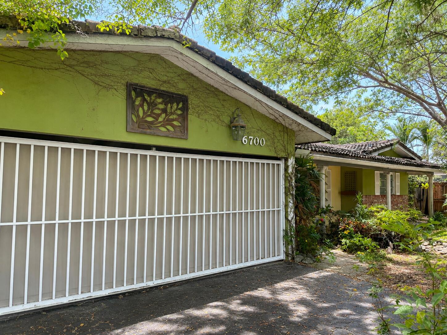 6700 NE 20th