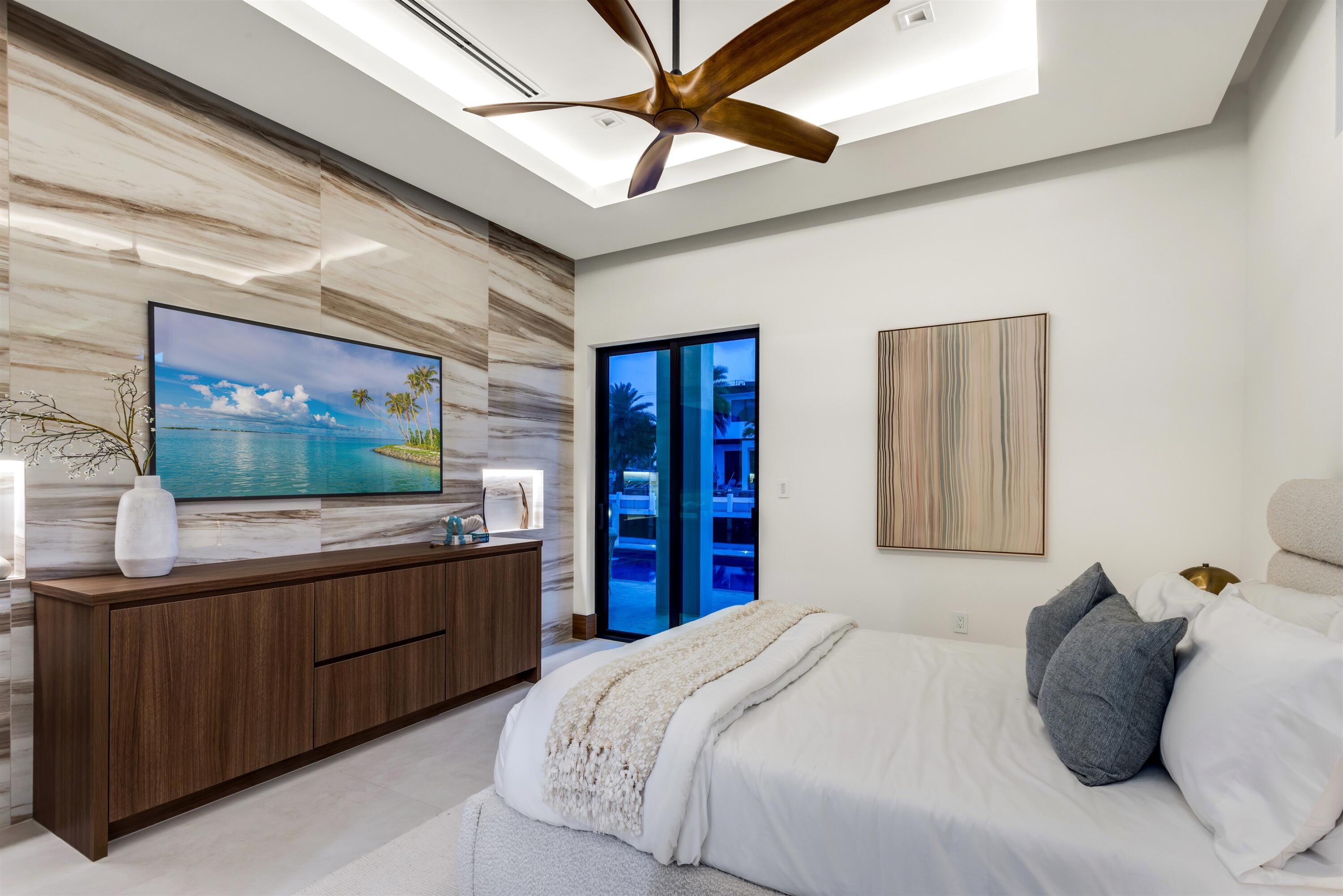 2441 NE 48th Lighthouse Point, FL 33064