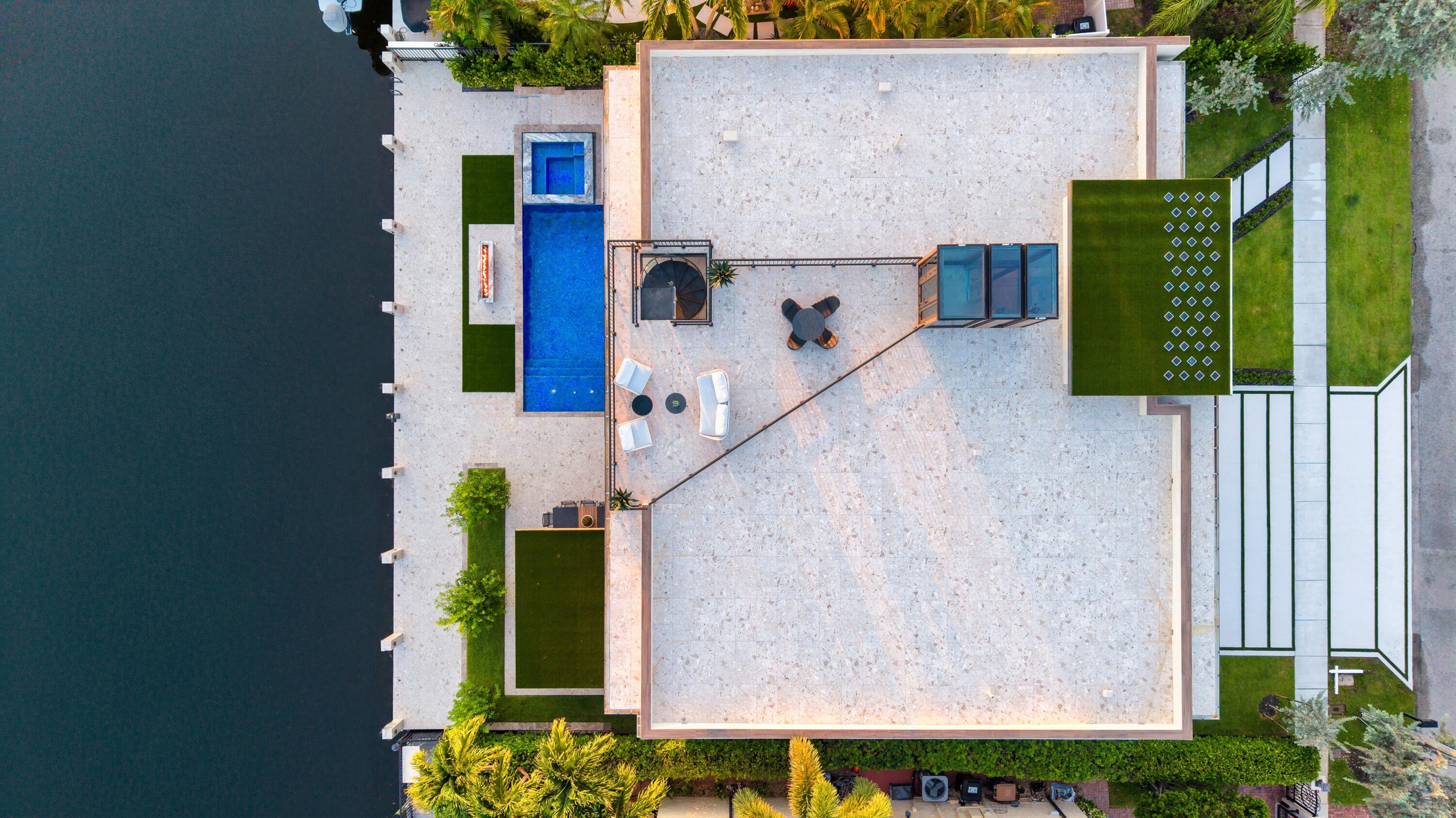 2441 NE 48th Lighthouse Point, FL 33064