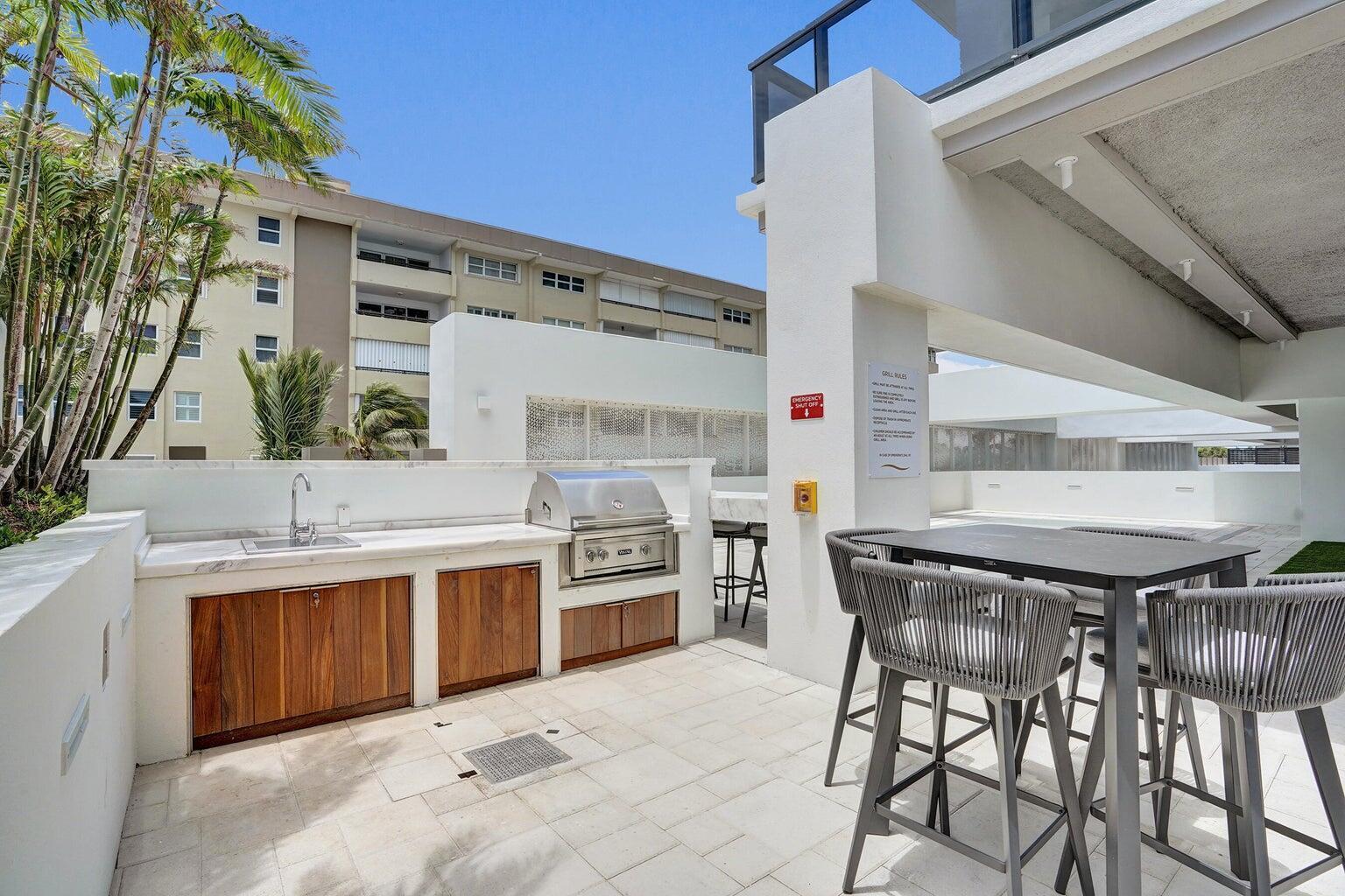305 Briny Ave #PH905 Pompano Beach, FL 33062