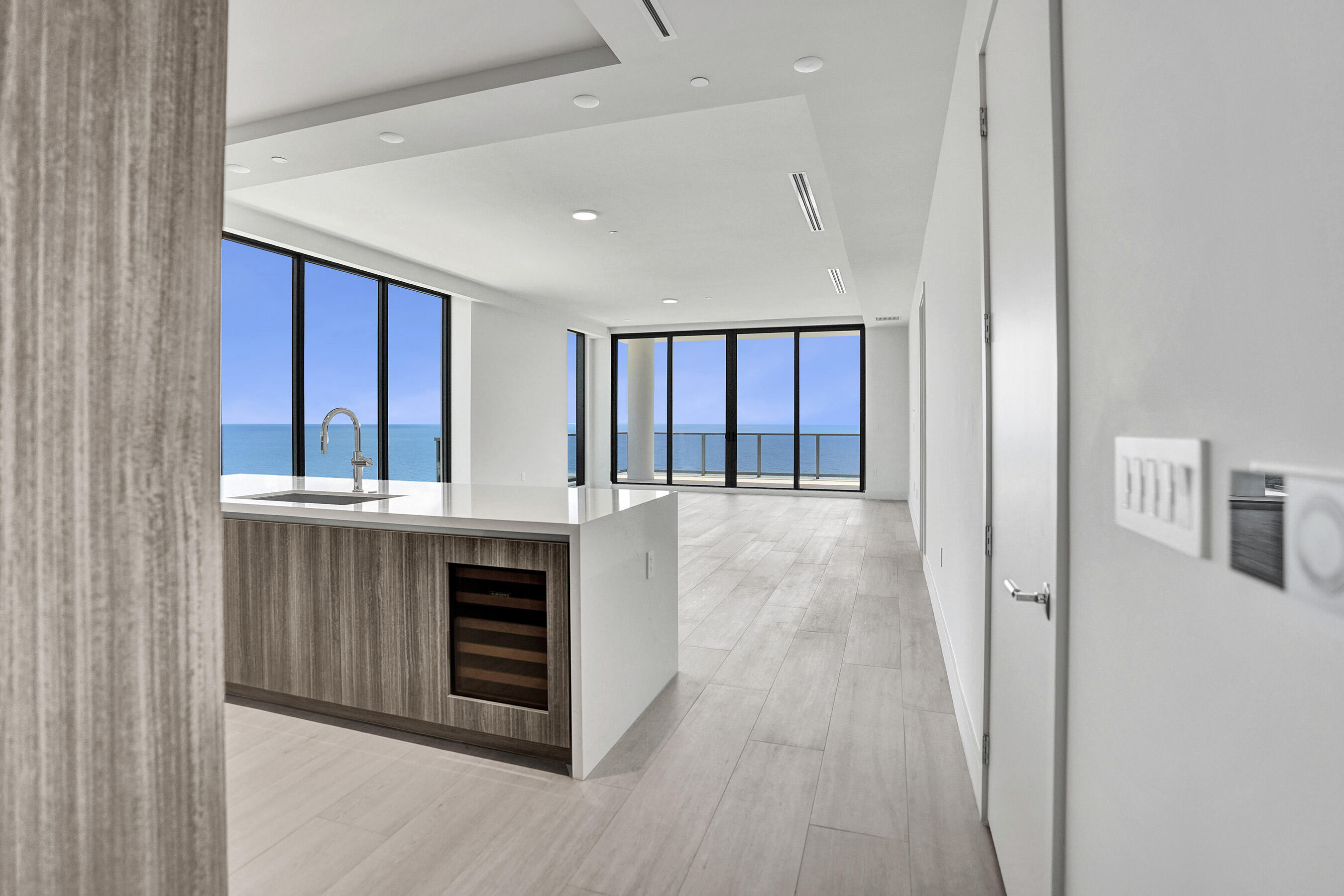 305 Briny Ave #PH905 Pompano Beach, FL 33062