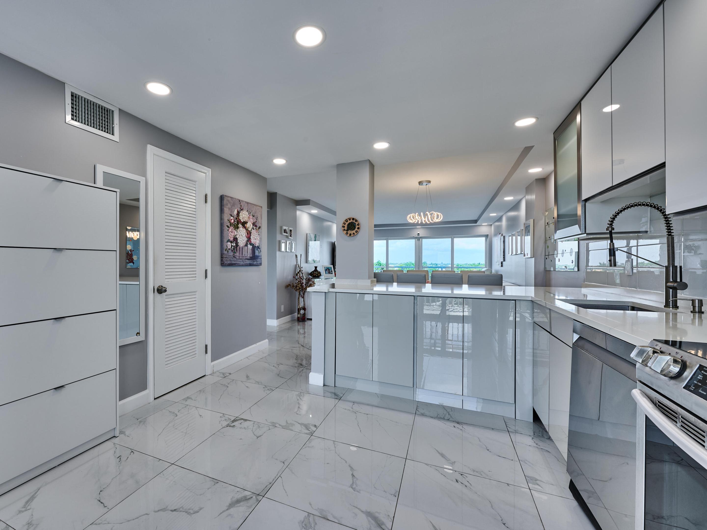 2611 N Riverside Dr #606 Pompano Beach, FL 33062
