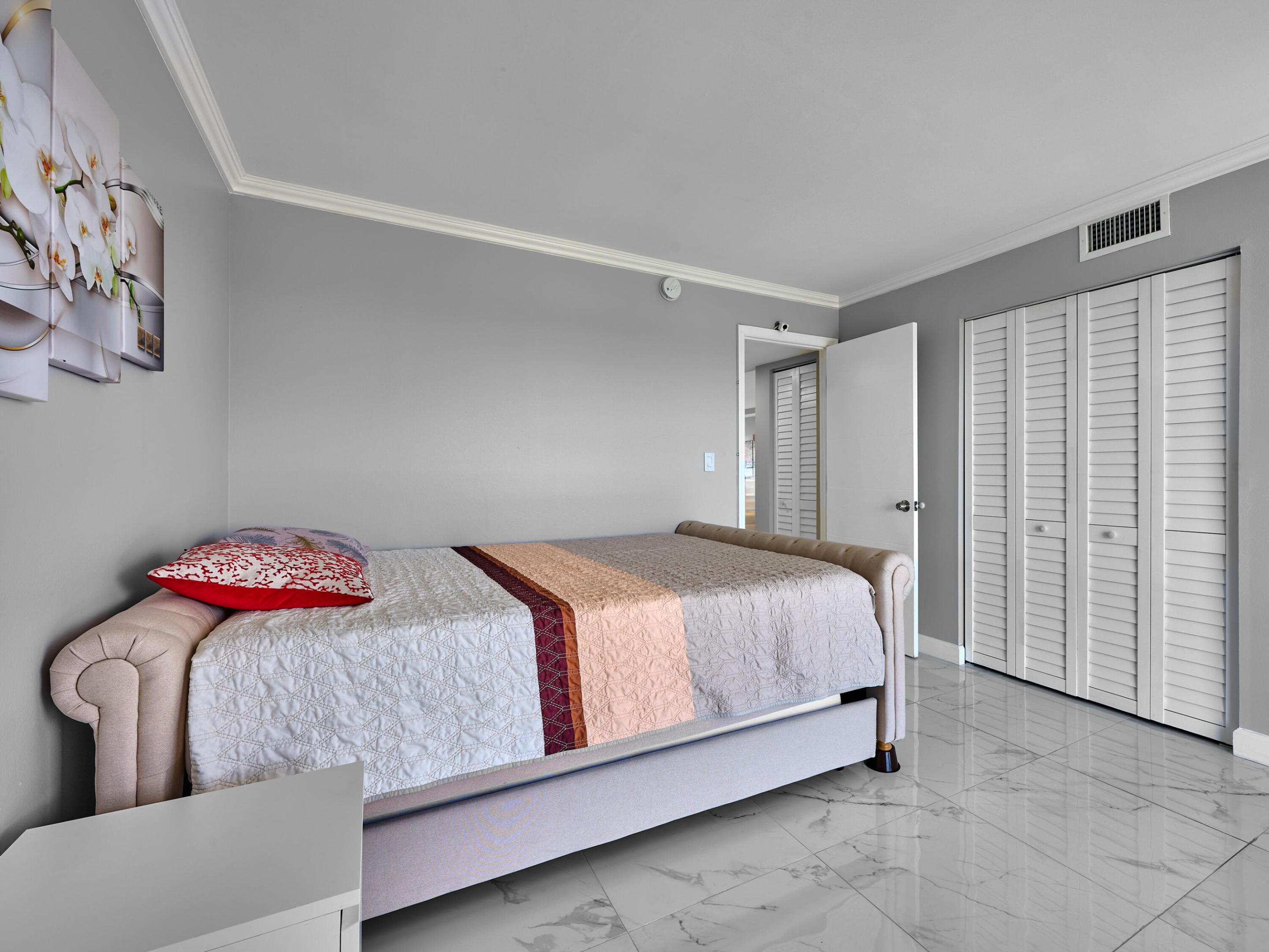 2611 N Riverside Dr #606 Pompano Beach, FL 33062