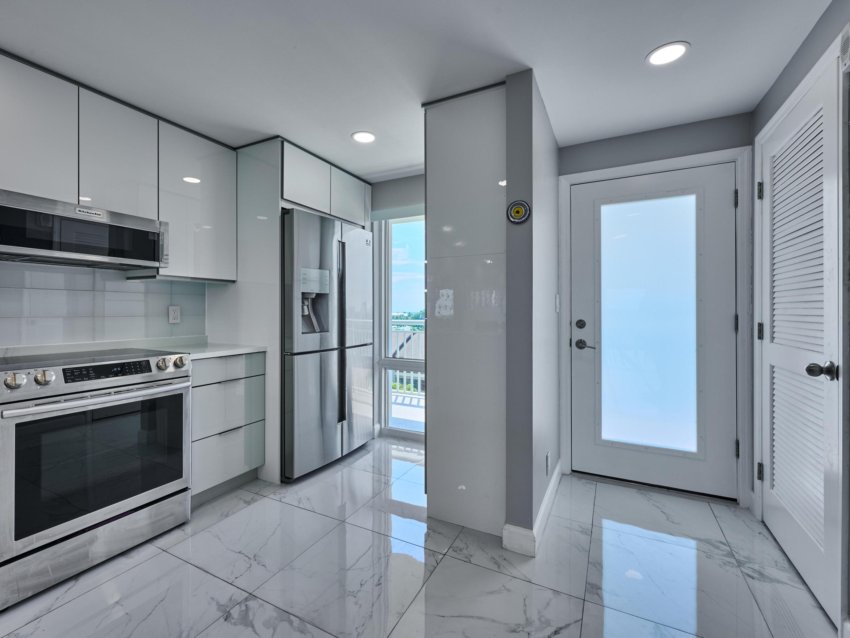 2611 N Riverside Dr #606 Pompano Beach, FL 33062