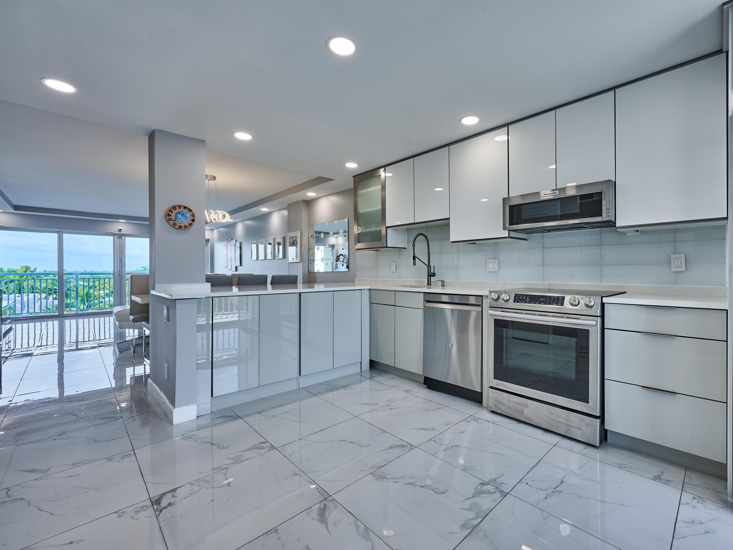 2611 N Riverside Dr #606 Pompano Beach, FL 33062