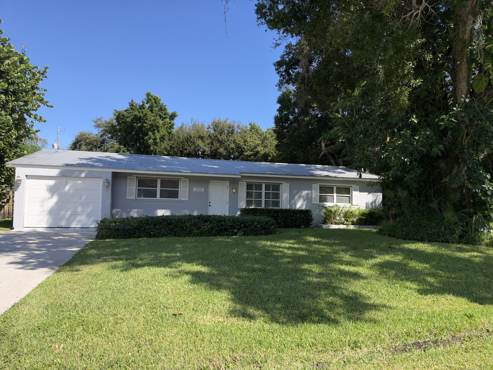 2359 Holly Ln
