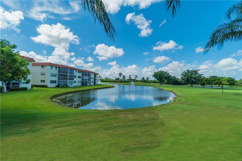 9823 S Hollybrook Lake Dr #307