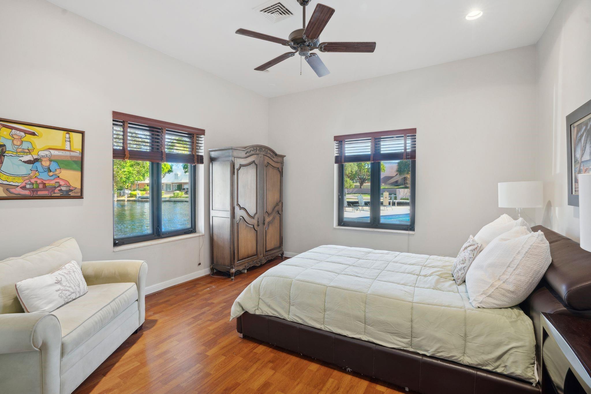 90 Compass Ln Fort Lauderdale, FL 33308