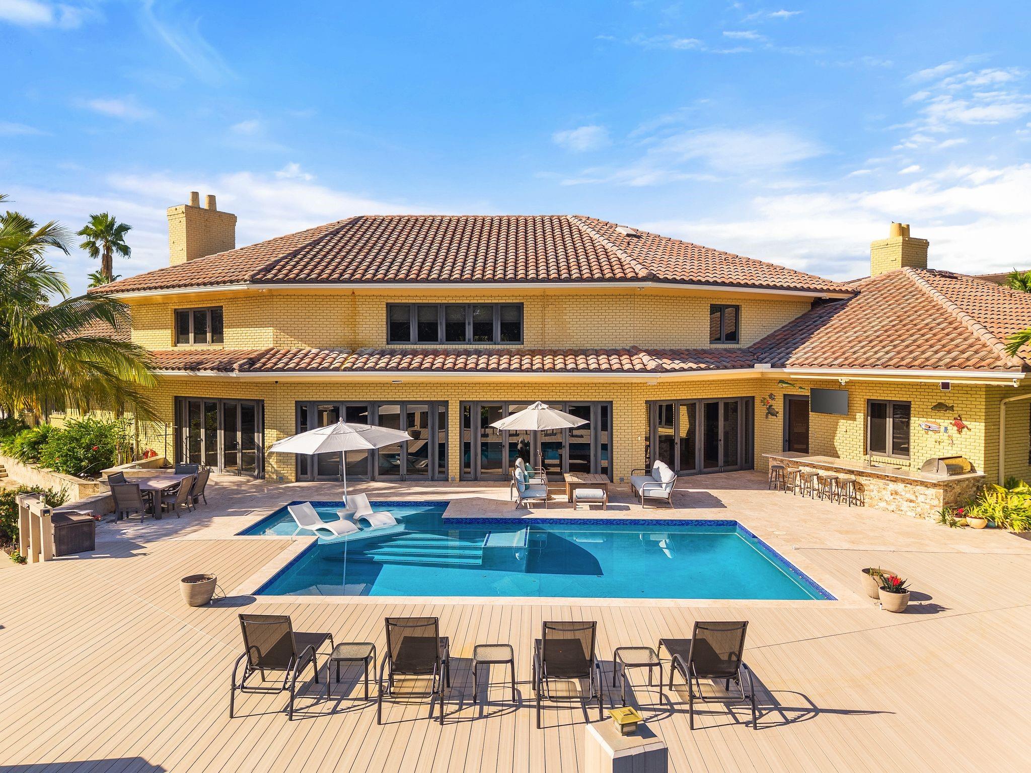 90 Compass Ln Fort Lauderdale, FL 33308