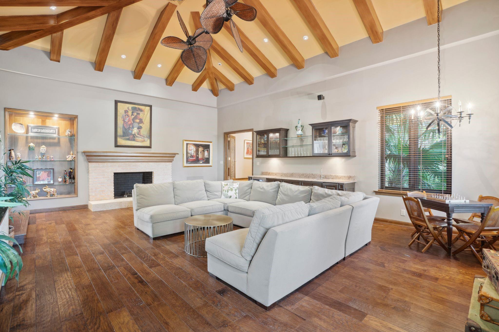 90 Compass Ln Fort Lauderdale, FL 33308