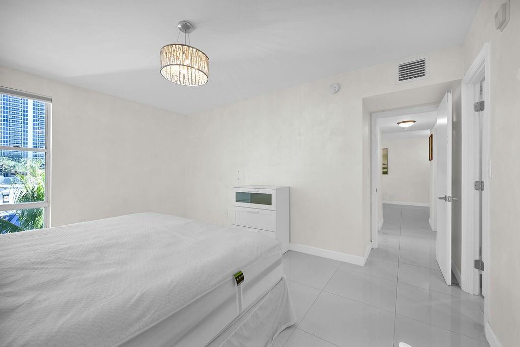 17620 Atlantic Blvd #302,Sunny Isles Beach, FL 33160