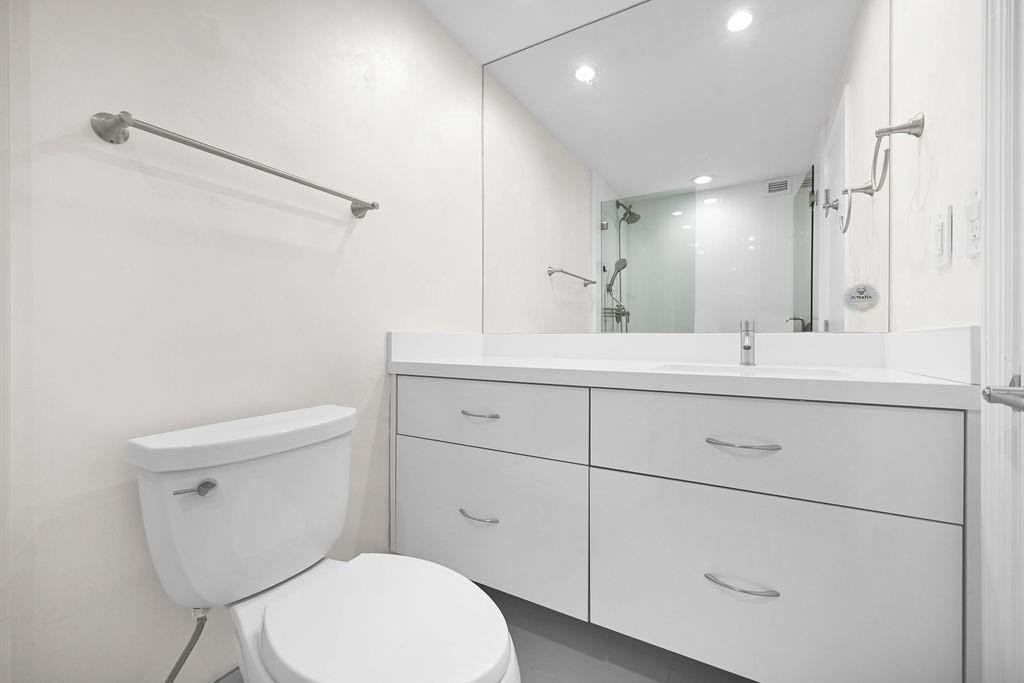 17620 Atlantic Blvd #302,Sunny Isles Beach, FL 33160