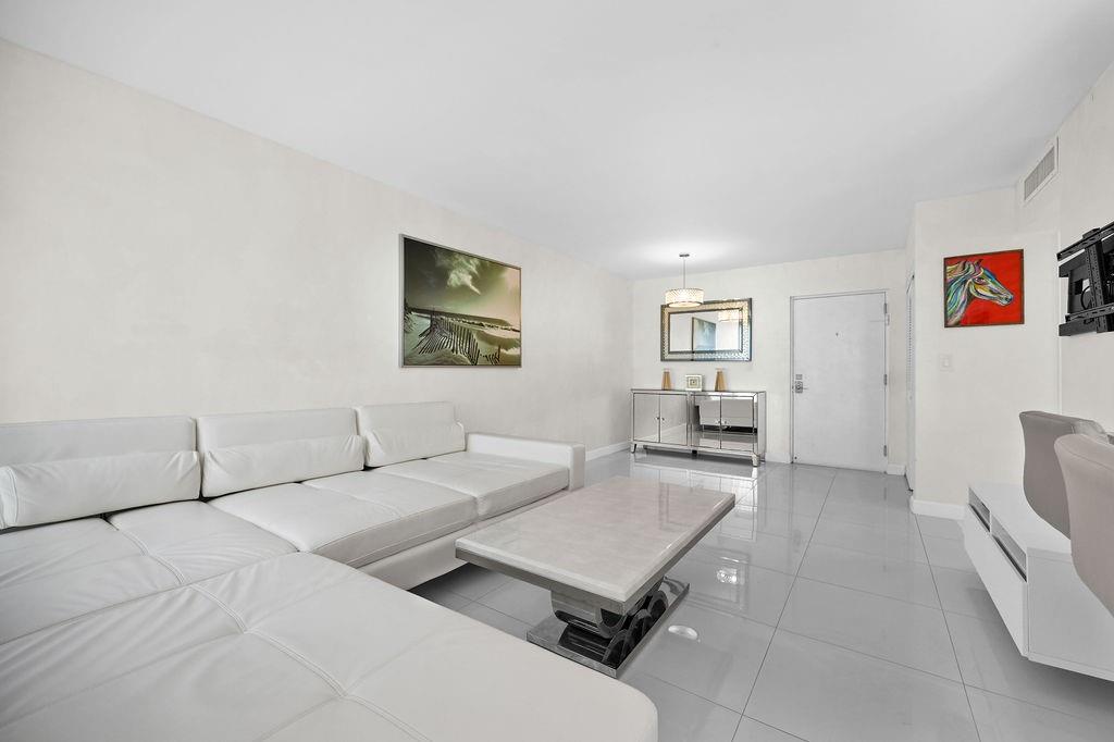 17620 Atlantic Blvd #302,Sunny Isles Beach, FL 33160