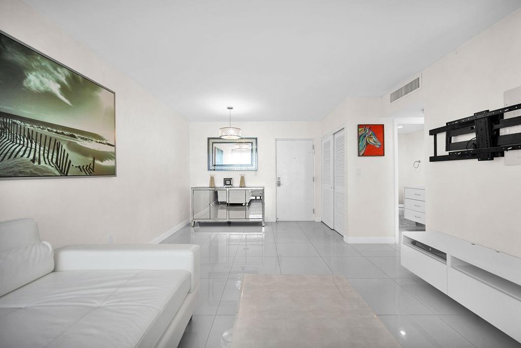 17620 Atlantic Blvd #302,Sunny Isles Beach, FL 33160