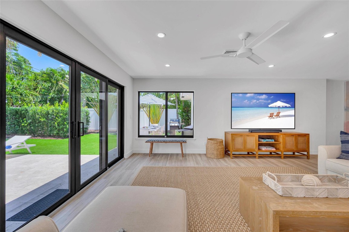 2205 Manatee Fort Lauderdale, FL 33316