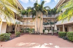 1958 Monroe St #305