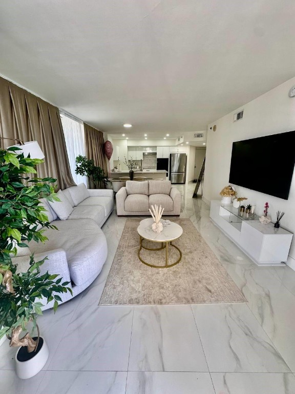 image Beach Club 234