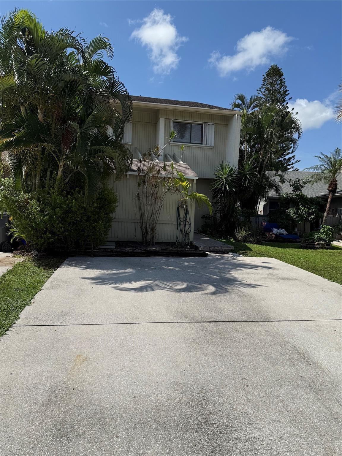 12400 Westhampton Cir #-