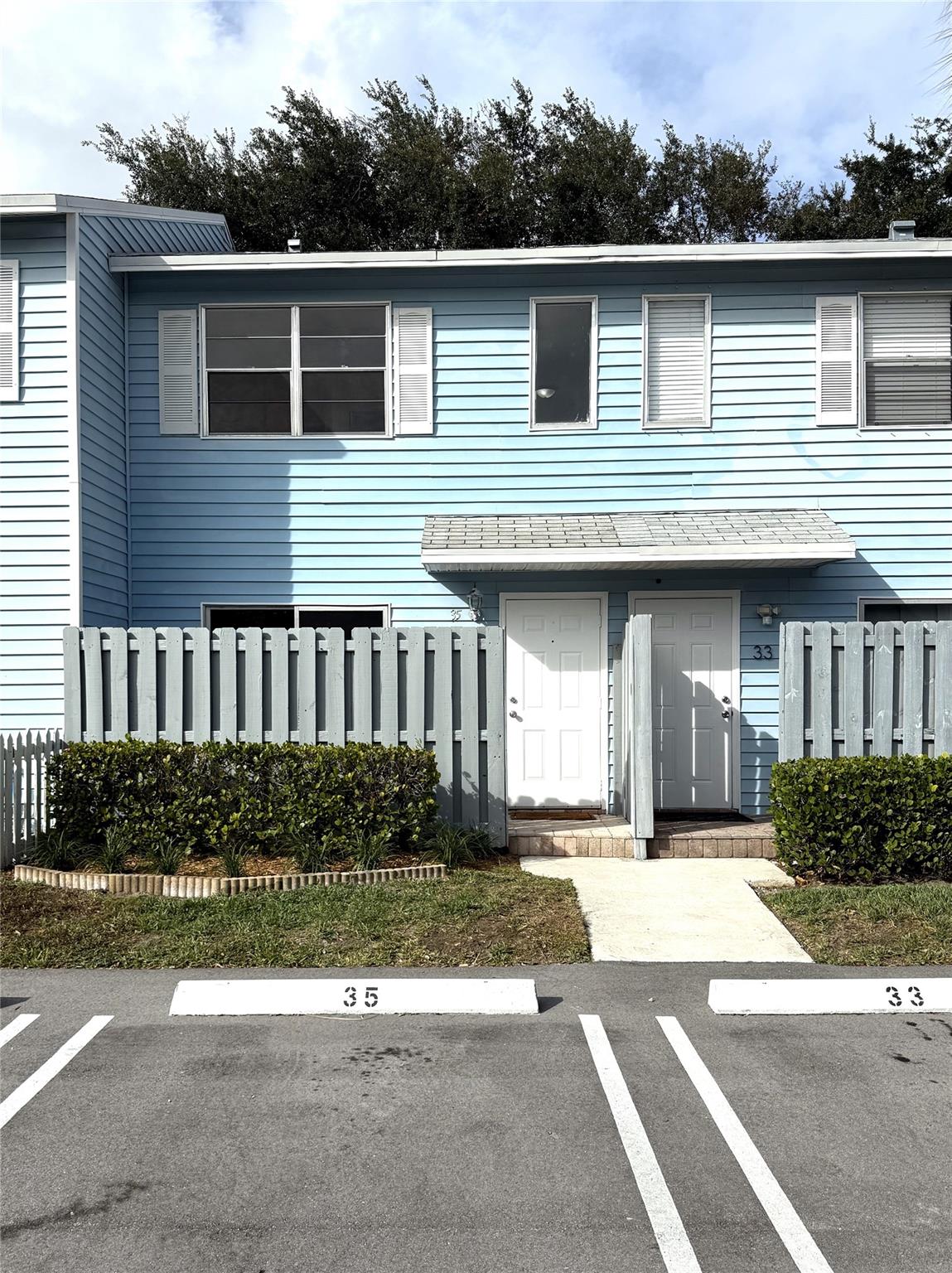 35 SW 3rd St