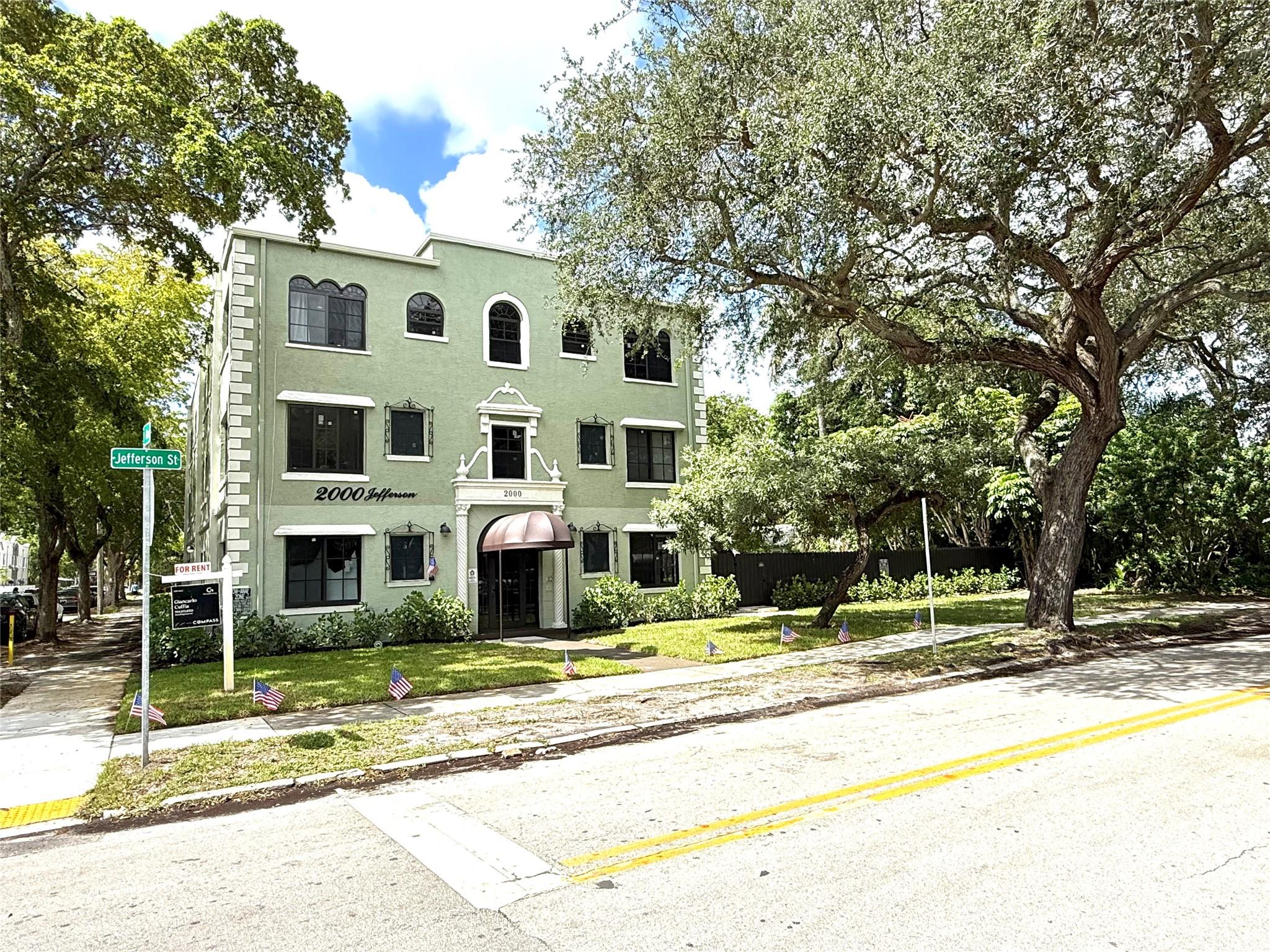 2000 Jefferson St #18