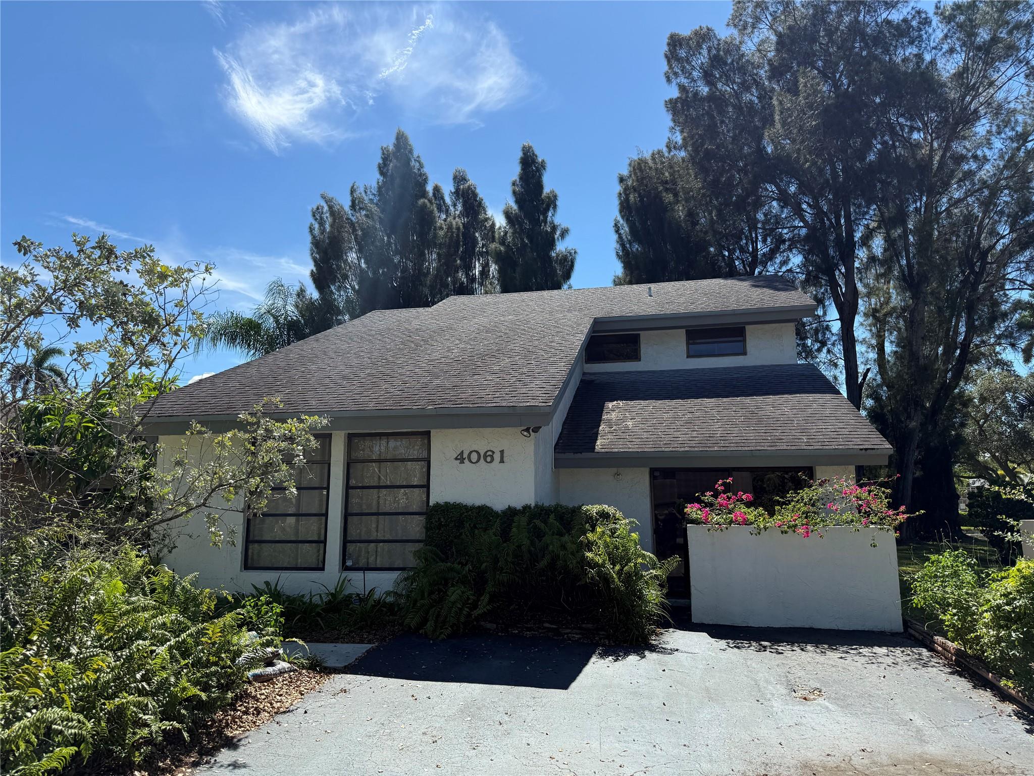 4061 SW 84th Ter