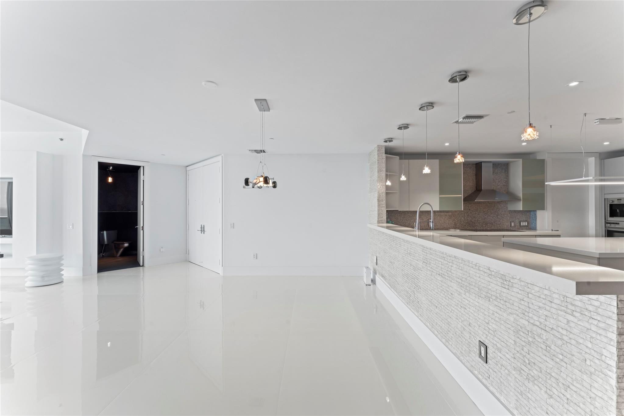 5959 Collins Ave #1203 Miami Beach, FL 33140