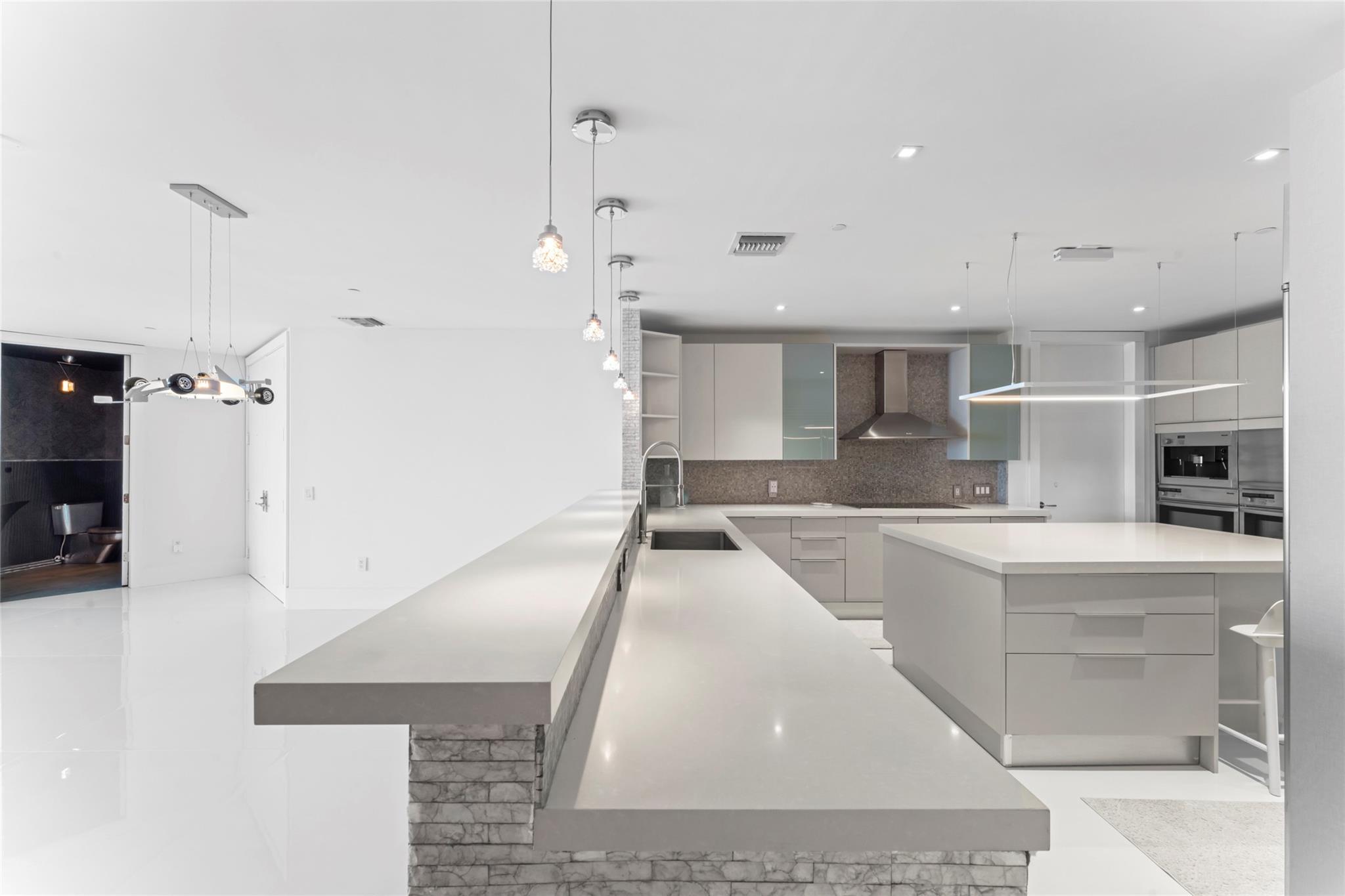 5959 Collins Ave #1203 Miami Beach, FL 33140