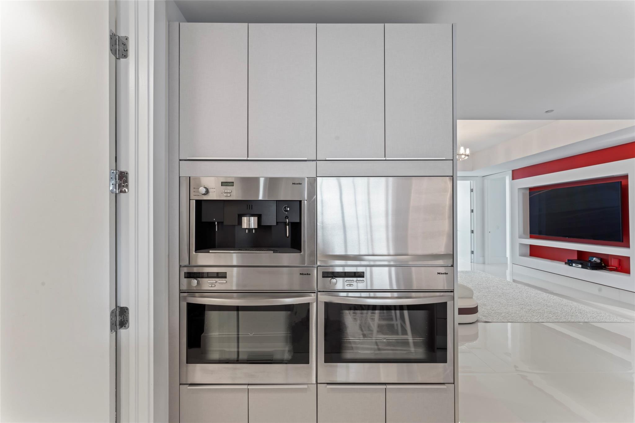 5959 Collins Ave #1203 Miami Beach, FL 33140