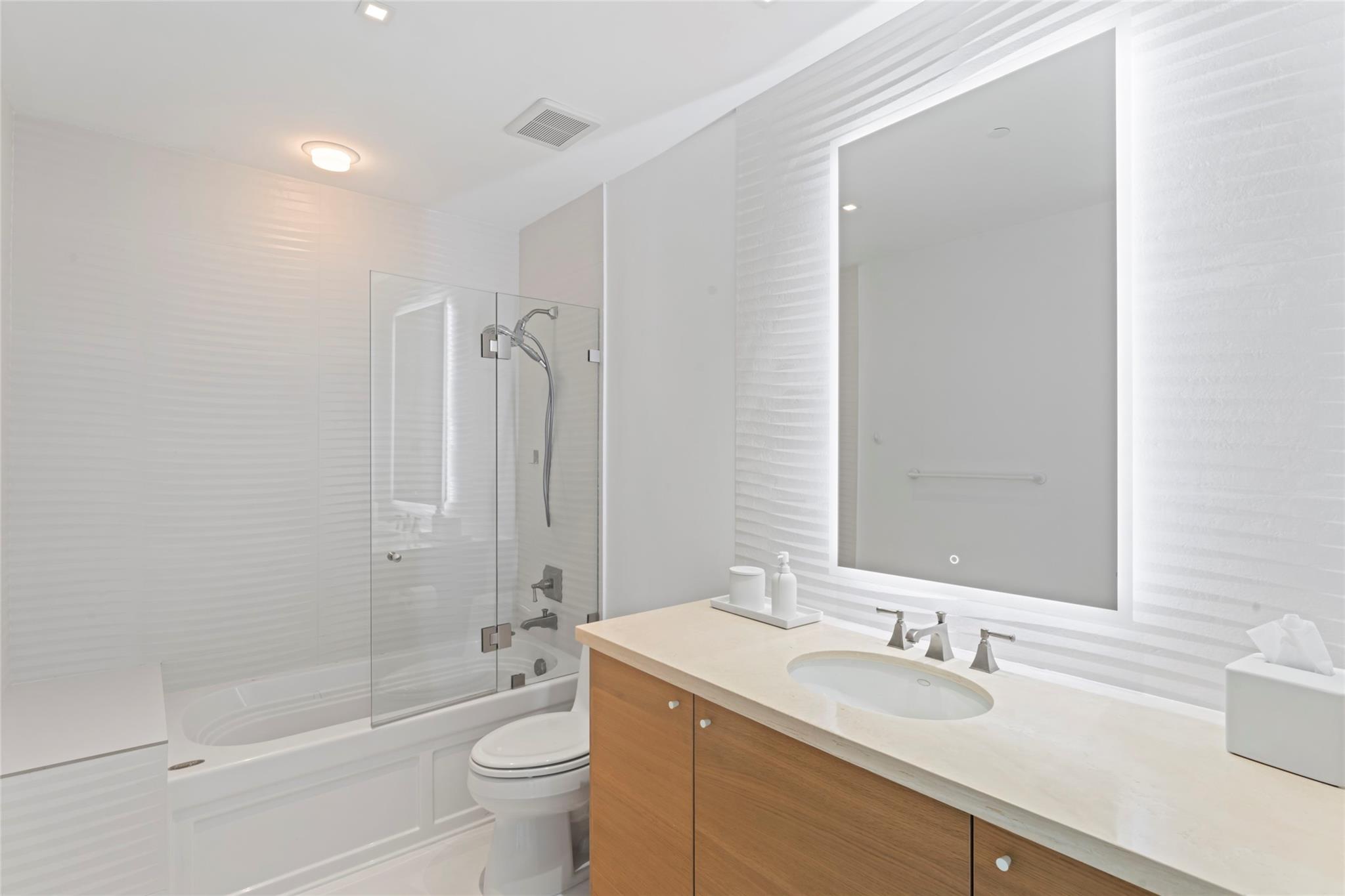 5959 Collins Ave #1203 Miami Beach, FL 33140