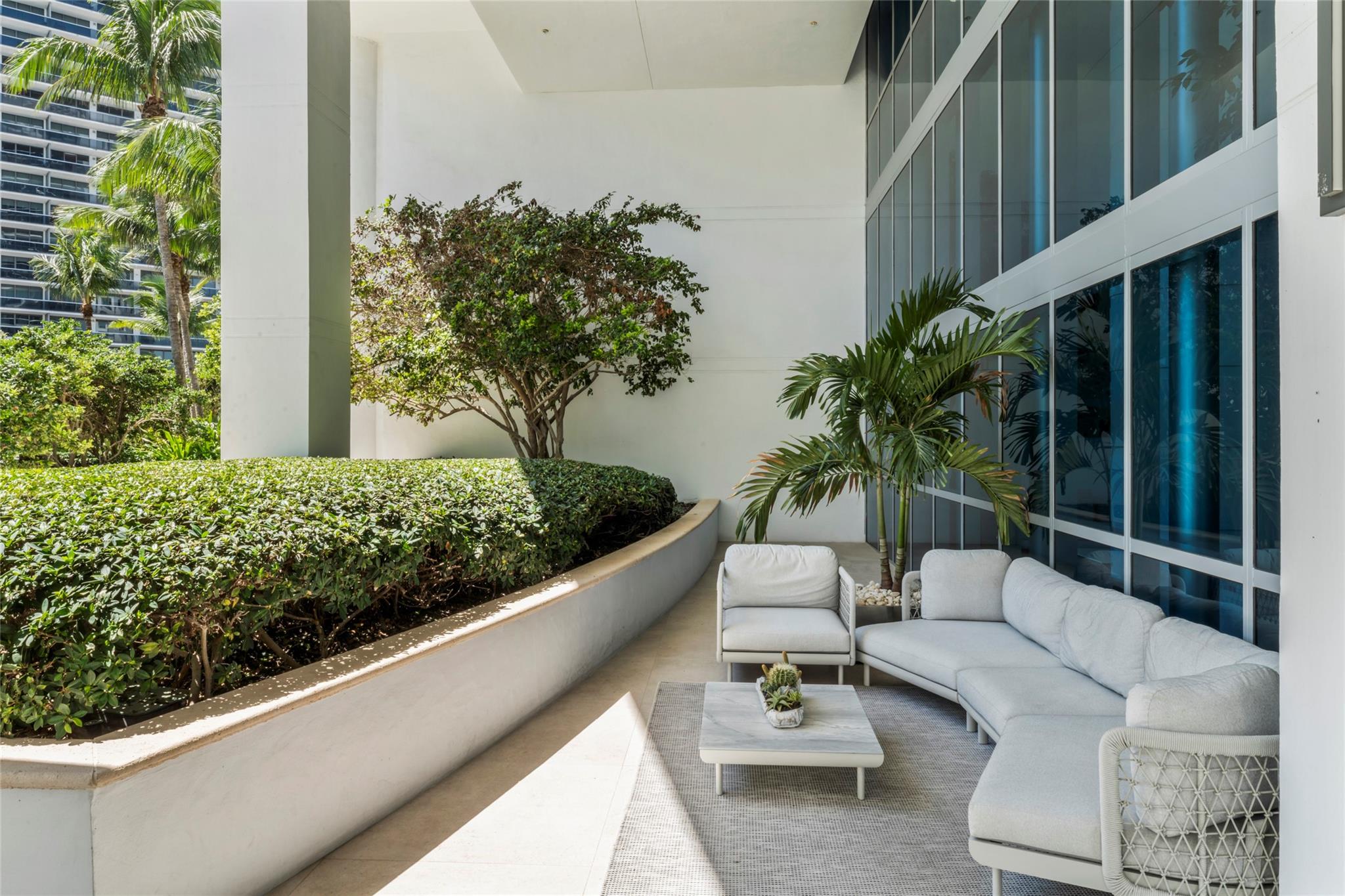 5959 Collins Ave #1203 Miami Beach, FL 33140