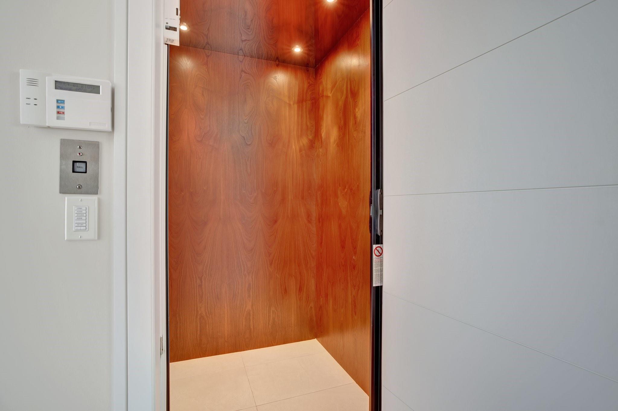 1336 Seminole Dr Fort Lauderdale, FL 33304