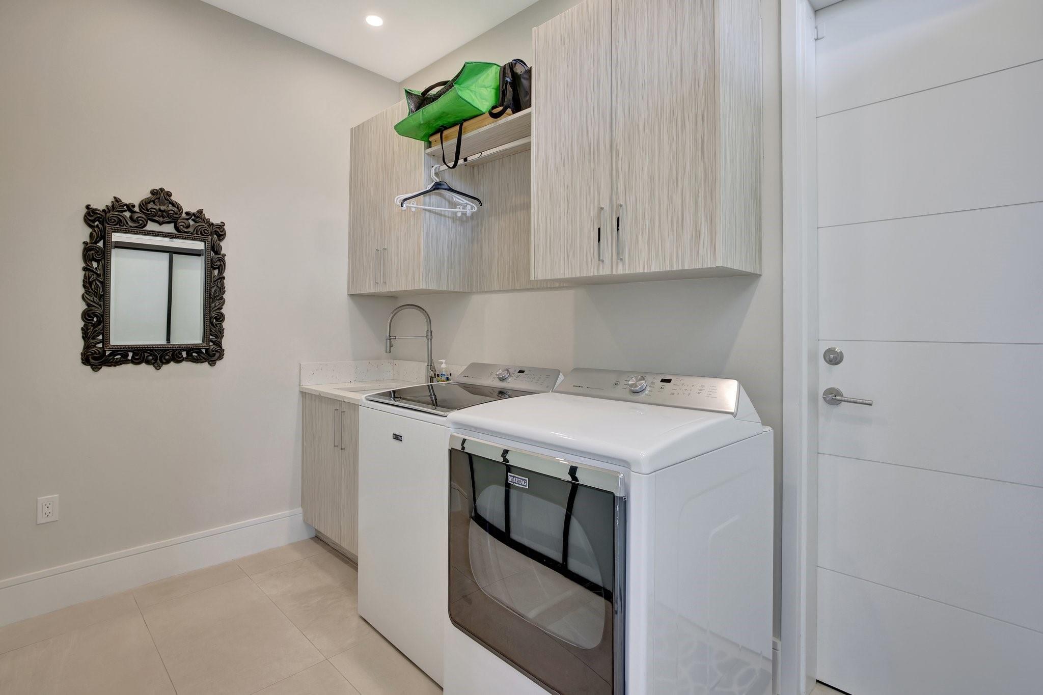 1336 Seminole Dr Fort Lauderdale, FL 33304