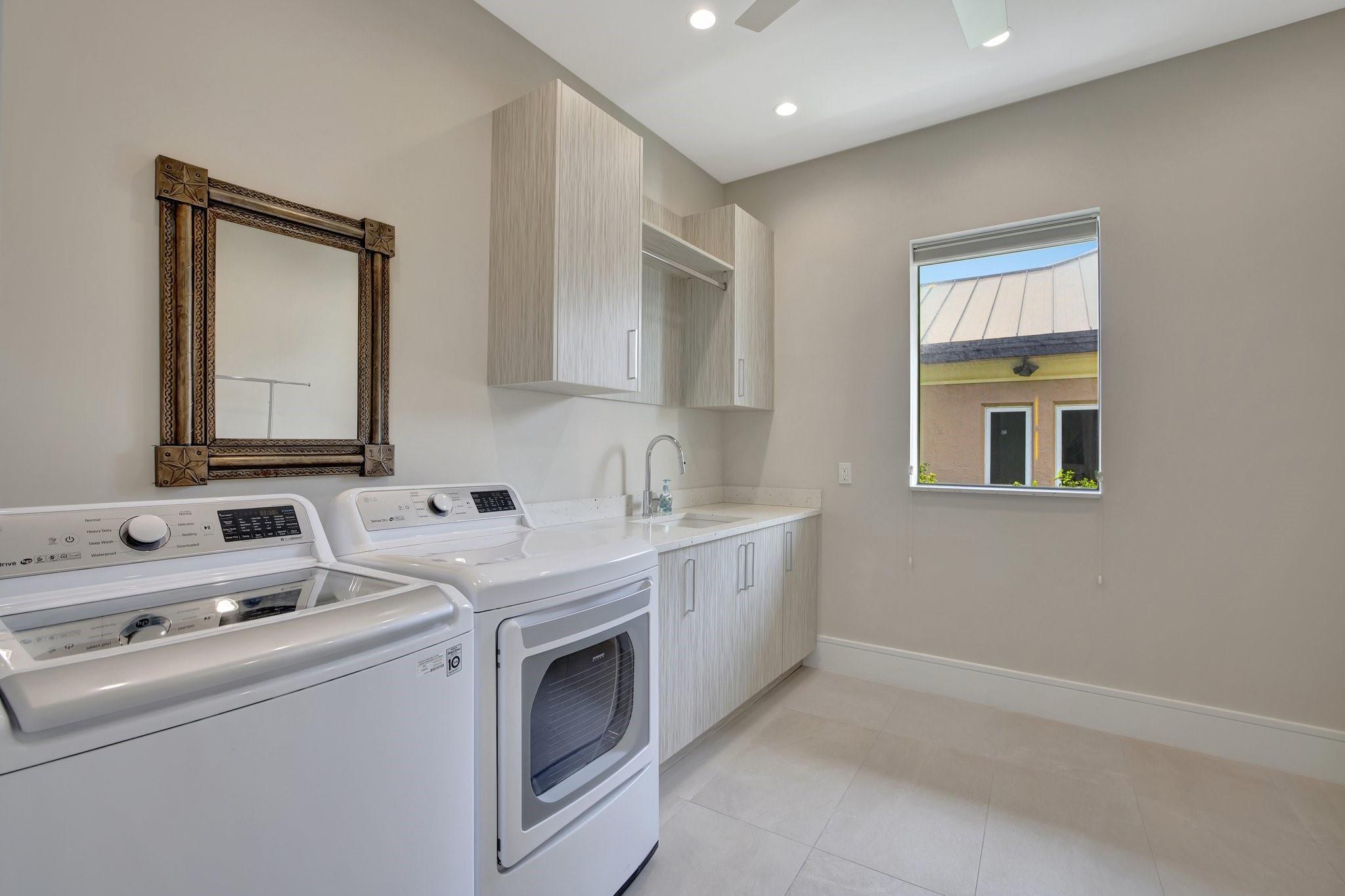 1336 Seminole Dr Fort Lauderdale, FL 33304