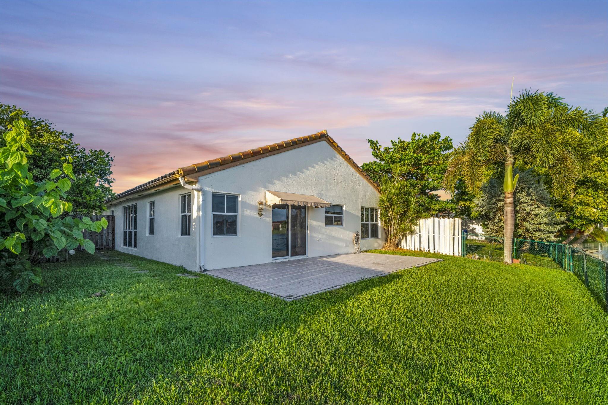 18510 NW 22nd St Pembroke Pines, FL 33029