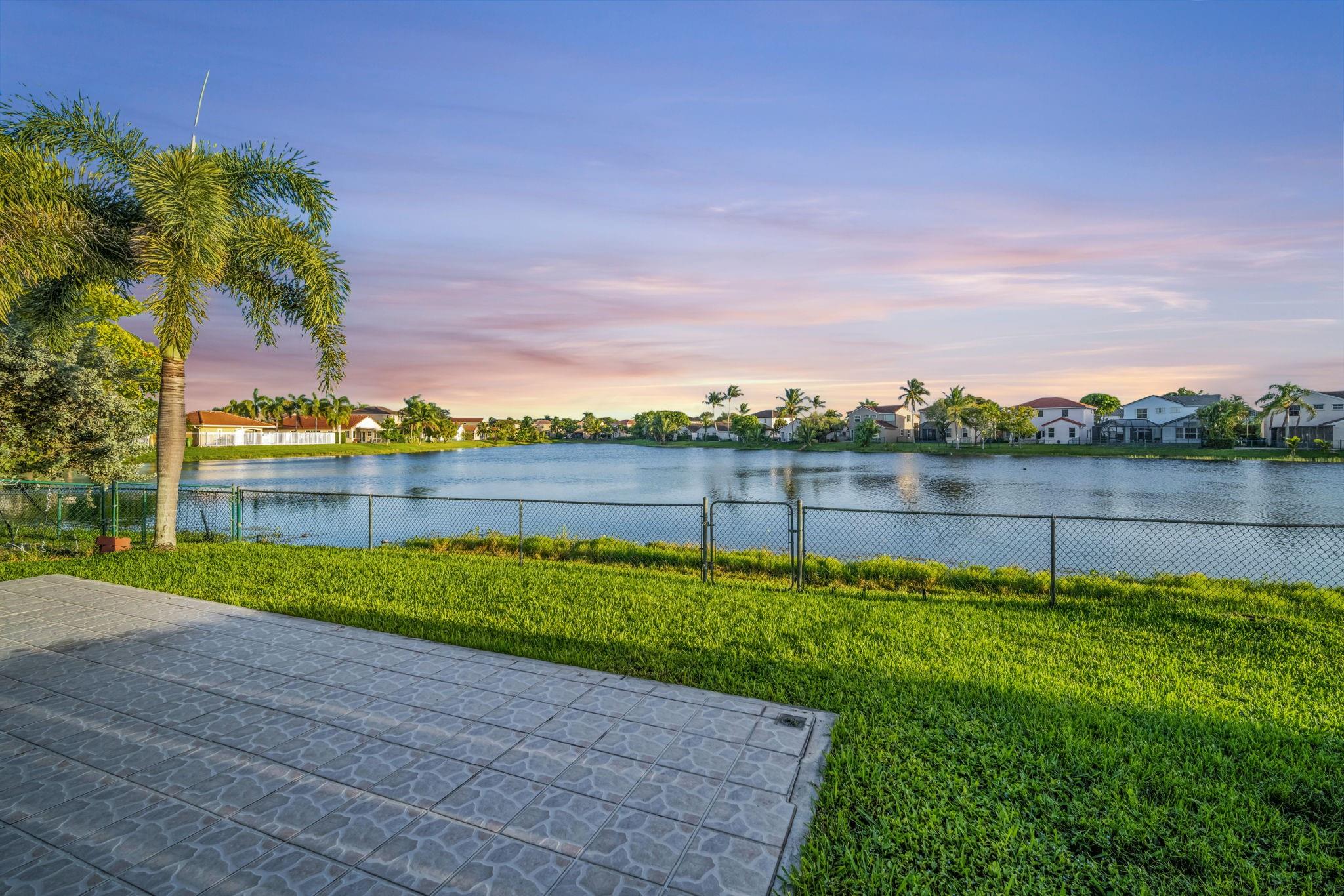 18510 NW 22nd St Pembroke Pines, FL 33029