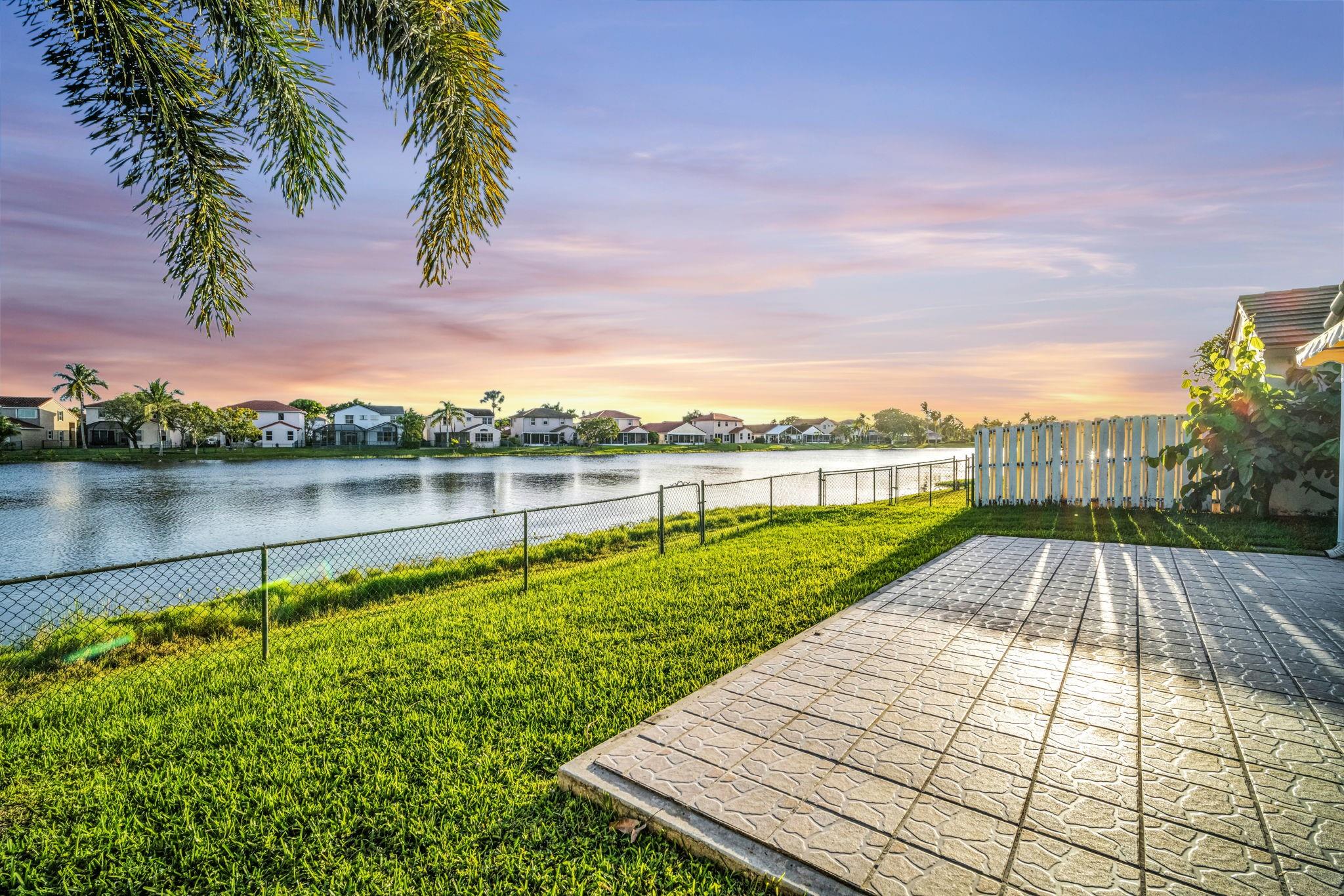 18510 NW 22nd St Pembroke Pines, FL 33029