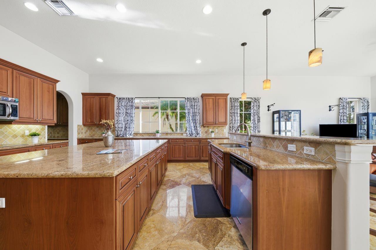 11144 NW 77th Pl Pl Parkland, FL 33076