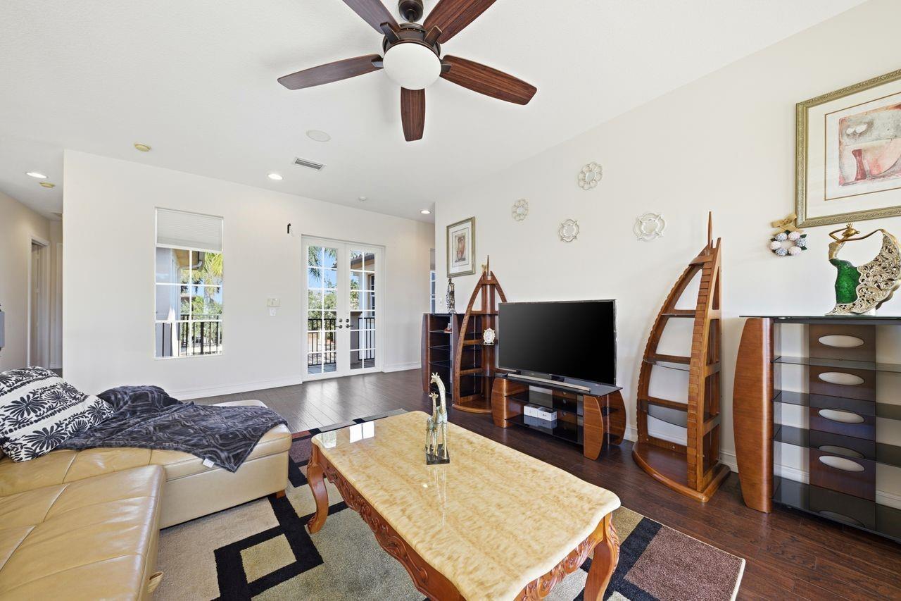 11144 NW 77th Pl Pl Parkland, FL 33076