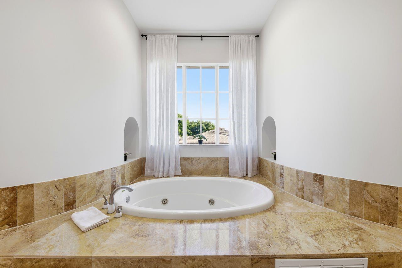 11144 NW 77th Pl Pl Parkland, FL 33076