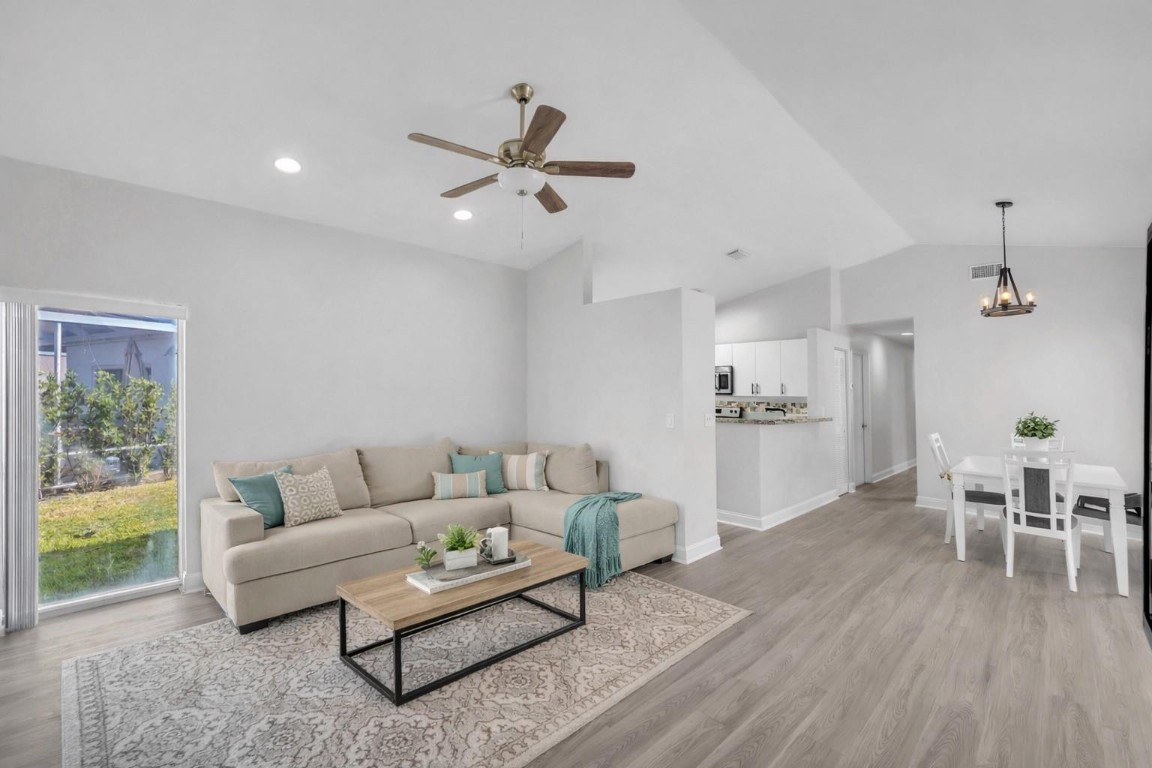 1116 SW 180th Pembroke Pines, FL 33029