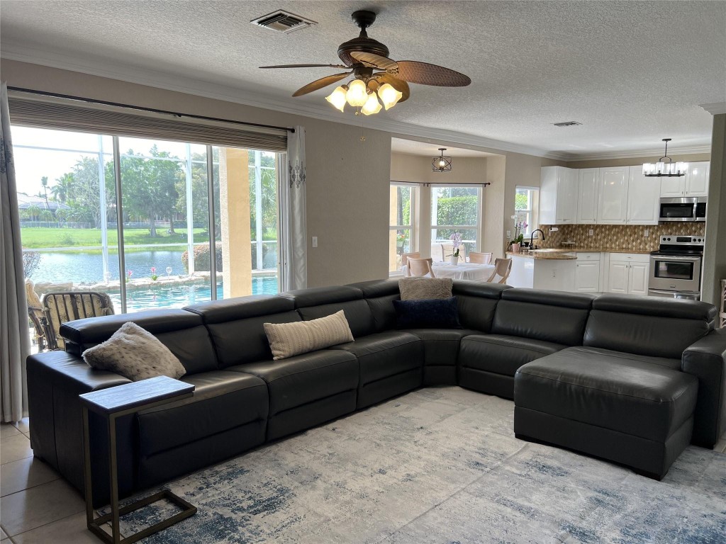 1423 SW 158th Pembroke Pines, FL 33027