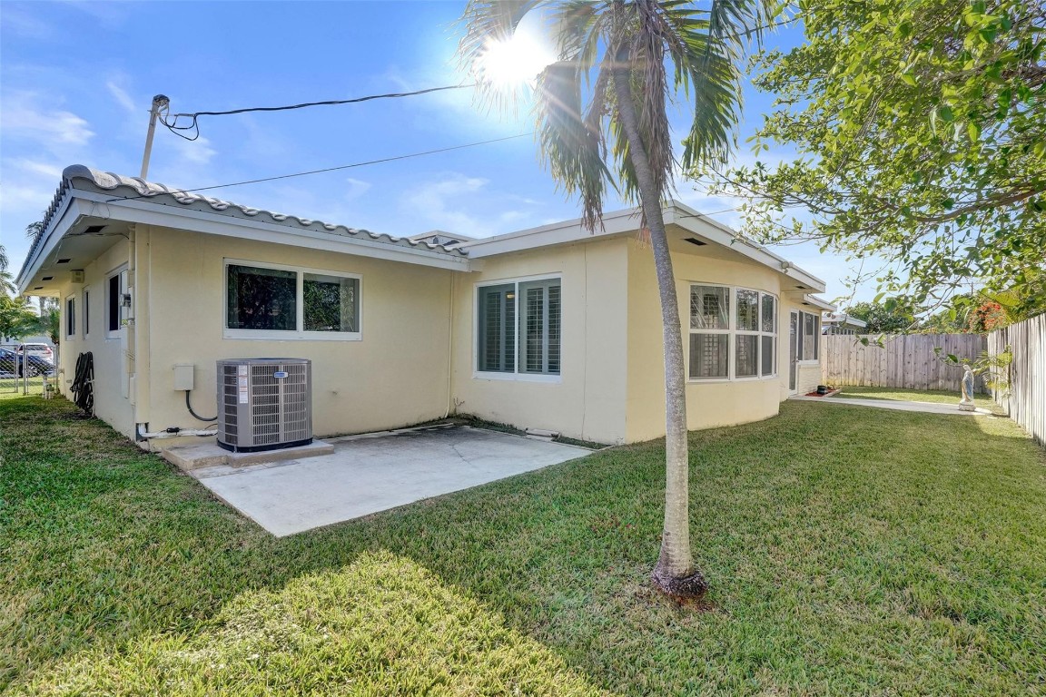 2241 NE 61st Fort Lauderdale, FL 33308
