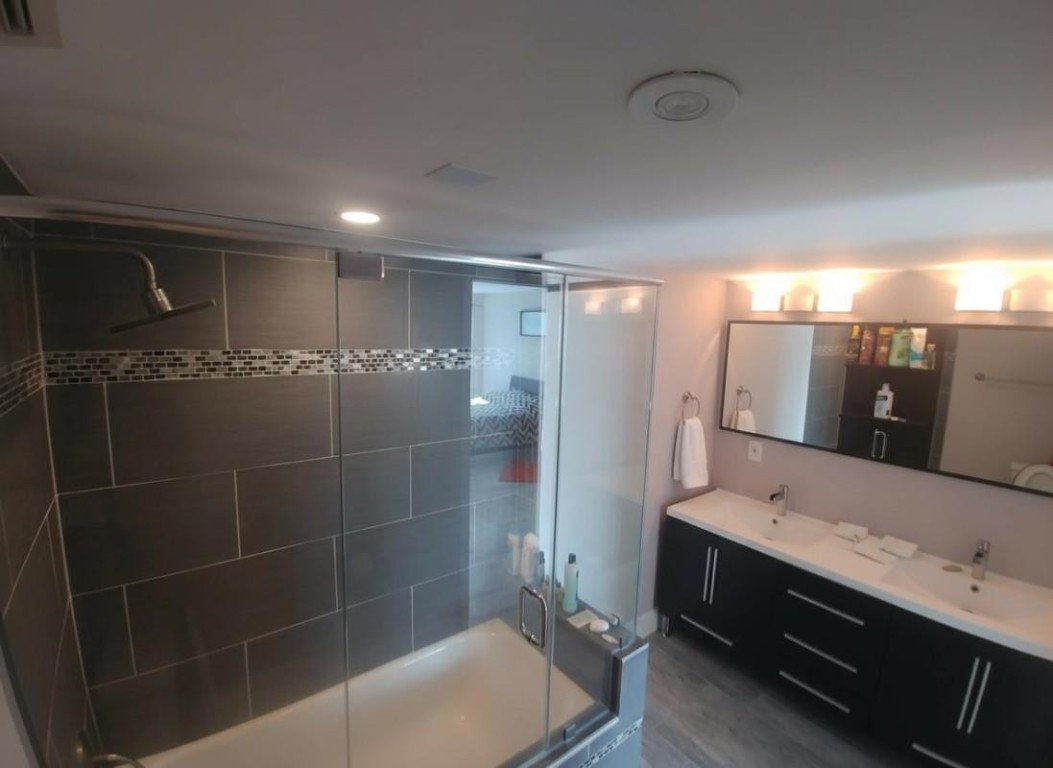 2655 Collins #602 Miami Beach, FL 33140