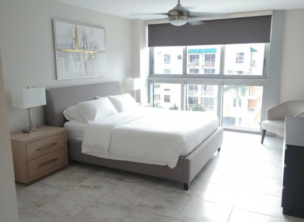 2655 Collins #602 Miami Beach, FL 33140