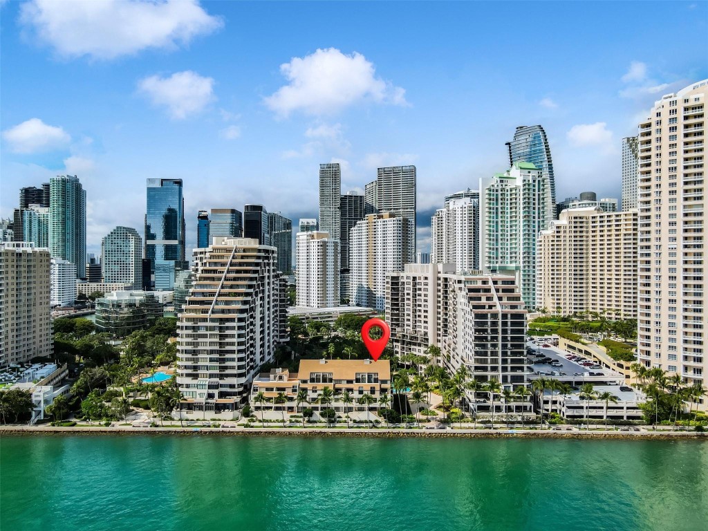 520 E Brickell Key #BH25 Miami, FL 33131