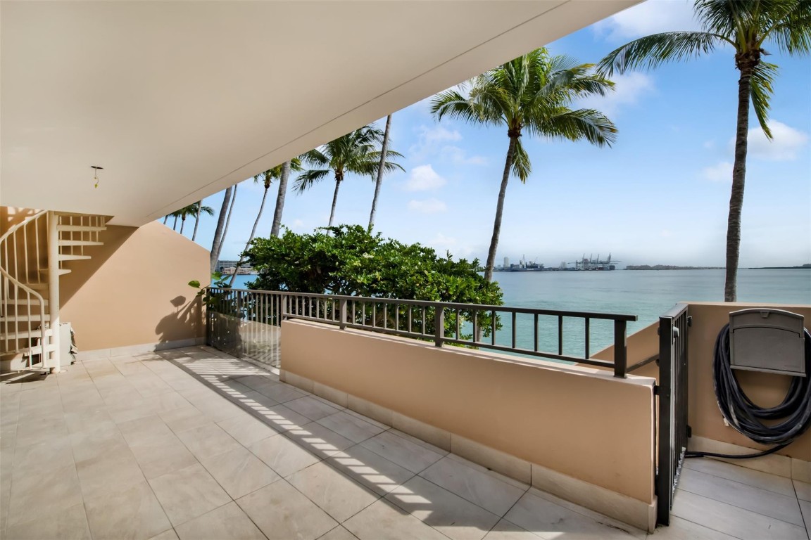 520 E Brickell Key #BH25 Miami, FL 33131