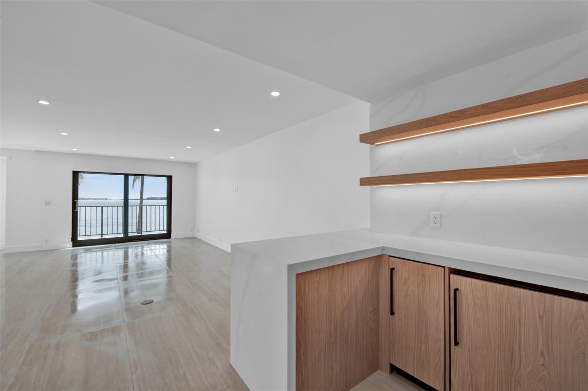 520 E Brickell Key #BH25 Miami, FL 33131