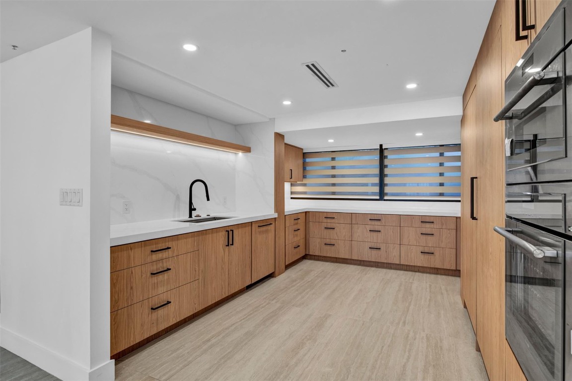 520 E Brickell Key #BH25 Miami, FL 33131